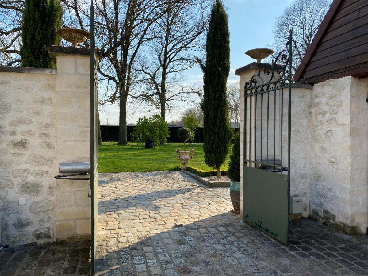 La Maison Du Caillou Bed & Breakfast Pontarme Exterior photo